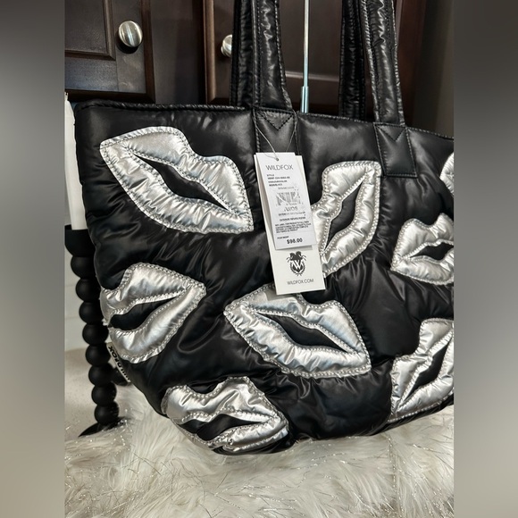 Wildfox Women's Embroidered Lips Icon Tote Bag (NWT) - Picture 3 of 12